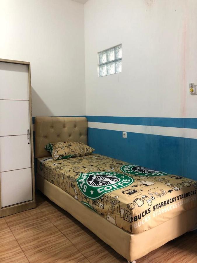 Penginapan Banyu Biruku Kotaanyar Exterior foto