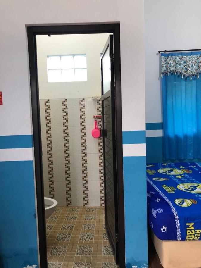 Penginapan Banyu Biruku Kotaanyar Exterior foto